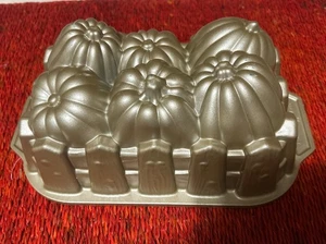 NORDIC WARE Williams Sonoma Pumpkin Harvest Herbst Thanksgiving Laib Pfanne - Bild 1 von 5