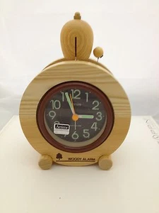 SVEGLIA ARTIME LEGNO E PLASTICA NUMERI FOSFORESCENTI ALARM REVEIL NUOVA - Picture 1 of 1
