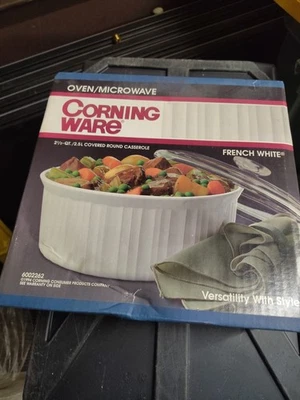 VINTAGE.  Corning Ware French White 2 1/2 Qt Covered Round Casserole. NEW - Image 1 of 3