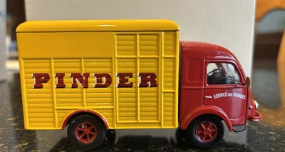 CORGI PINDER CIRCUS SERVICE DES VIANDES RENAULT GALLION 1:43 - Image 1 of 4
