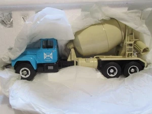 First Gear S & W Mack R Cement/Mixer 1/34 diecast w/Rubber Tires & Box - Picture 1 of 7