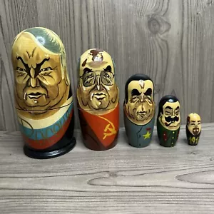 Matrioska Nesting Bambole Vintage Russo Sovietico Leader Set di 5 Dipinte a Mano - Foto 1 di 6