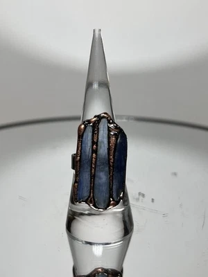 Anillo ajustable de cobre cianita  Foto 1 de 4