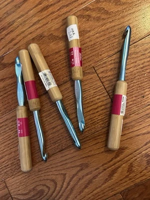 Susan Bates Silvalume Bamboo Handle Aluminum Crochet Hook-Size M13/9mm