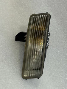 1991 LEXUS ES250 RIGHT PASSENGER SIDE FRONT TURN SIGNAL LIGHT IN BUMPER - Picture 1 of 3
