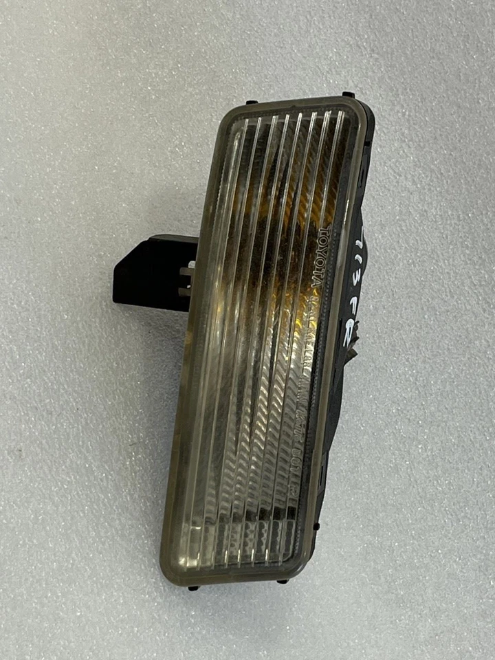 Luz intermitente delantera del lado derecho del pasajero Lexus Es250 1991 en parachoques Foto 1 de 3
