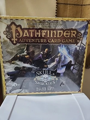 Juego de Cartas Pathfinder Aventura Calaveras y Grilletes Base Set por Paizo Nuevo Precintado Foto 1 de 4
