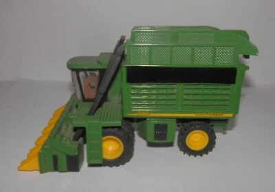 Ertl 1:64 John Deere 9986 Corn Picker - Image 1 of 4