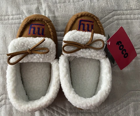 New NFL NY Giants Size M 3-4 Kid's Youth Faux Fur Slippers Moccasins by FOCO Cover