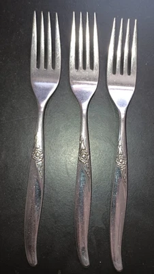 ONEIDA/ROGERS LA ROSE STAINLESS DINNER FORKS LOT 3 PC - Image 1 of 4