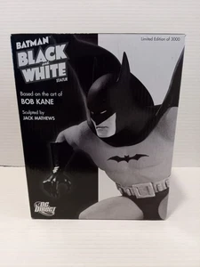 DC DIRECT BATMAN BLACK AND WHITE STATUE - BASED ON BOB KANE ART - NEW #625 MINT - Picture 1 of 9