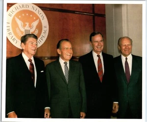 Foto vintage (1990) de Reagan, Nixon, Bush, Ford, presidentes de Estados Unidos - Imagen 1 de 2