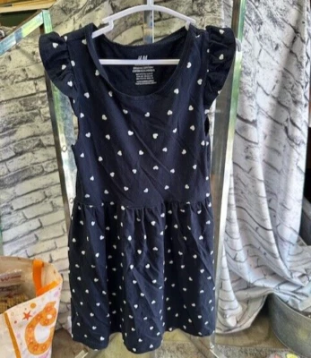 H&M 基本款女孩尺寸 4-6 岁心形图案无水平连衣裙有机棉 — 第 1/2 张图片
