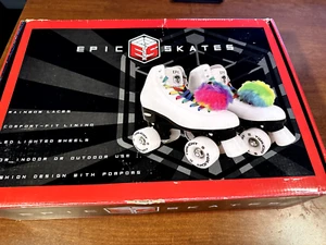 Epic Skates Epic Allure Light-Up Quad Roller Skates, White, Ladies 6 - Picture 1 of 4