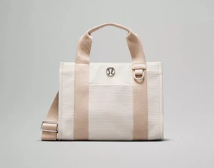 NWT Lululemon Two-Tone Canvas Tote Bag 4.5L Mojave Tan/Light - Picture 1 of 9