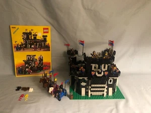 LEGO set 6085 Black Monarch's Castle VINTAGE CASTLE 100% complete w/ book - Picture 1 of 17