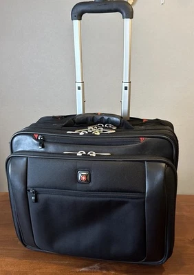 Swiss Gear Wenger Carry On 17'' Laptop Luggage Briefcase Rolling Wheeled EUC - Image 1 of 4