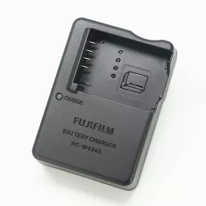 Cargador original FujiFilm BC-W126S para batería NP-W126S XT3 XT10 XT20 X100F X-H1 - Imagen 1 de 5
