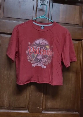VOLCOM Dark Red Crop Top T-Shirt Tee Women's Size M Medium - Image 1 of 4