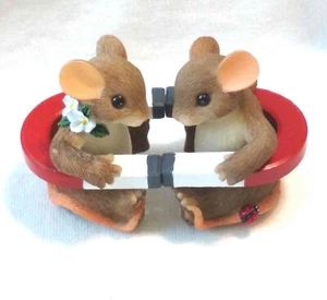 Magnet Figurine "Opposites Attract" Charming Tails (Mouse) [Retired] - Picture 1 of 7