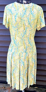 Women’s VTG 50-60’s Dress Paisley 38” Bust Form Fitting NICE Silky - Picture 1 of 15