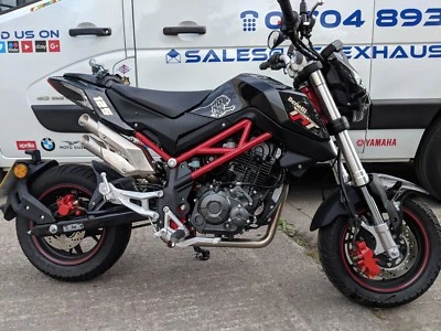 BENELLI TNT125 TNT135 TORNADO + TNT NAKED DE CAT CABEZAL DE ESCAPE DE TUBO DESCENDENTE HECHO EN EL REINO UNIDO Foto 1 de 4