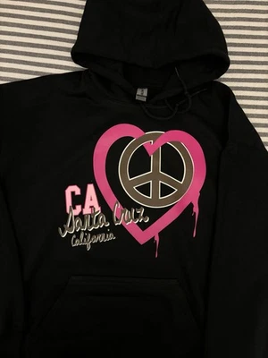 Sudadera con Capucha Santa Cruz Peace, And Love Diseño Exclusivo Disponible en Todas las Tallas. Foto 1 de 2