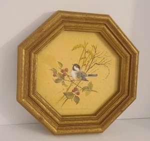 Vintage 80er Homco Chickadee Vogel und Beeren Druck Bild Gold 10" Achteck Rahmen - Bild 1 von 3