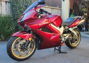 2004 Honda VFR800. V4 - Picture 1 of 5