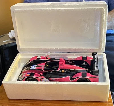 SPARK MORGAN - NISSAN, #35 ROBLE CARRERAS LE MANS 2012 resina 1:18 negro/fucsia Foto 1 de 4