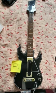 Xbox 360 Guitar Hero Guitar - Picture 1 of 4