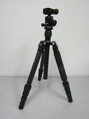 MeFOTO C2350Q2K GlobeTrotter Carbon Fiber Travel Tripod Kit (Black) (a) - Image 1 of 4