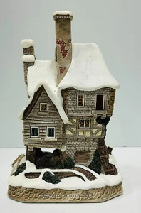 Bill & Nancy's House D1054 - Oliver Twist Christmas Coll - 1998 David Winter - Picture 1 of 15