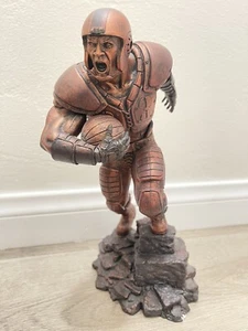 NECA Gears of War 3 Bronze Edition 2011 Thrashball Cole Harzstatue (LESEN) - Bild 1 von 20