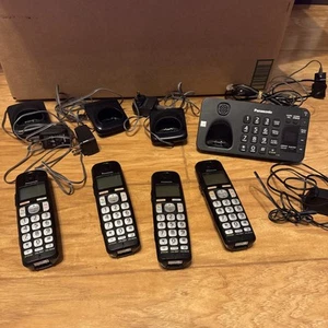 Panasonic KX-TGE440 Telephone Answer System 4 KX-TGEA40 B Phones & Charge Bases - Zdjęcie 1 z 5