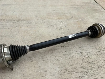 OEM, 2017-2023 Audi A4 QUATTRO AWD Rear Right Side CV Axle Shaft Half Shaft Foto 1 de 4