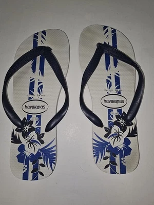 Шлепанцы мужские Havaianas бывшие в употреблении с цветочным принтом размер 10-11 белые/синие - Изображение 1 из 4