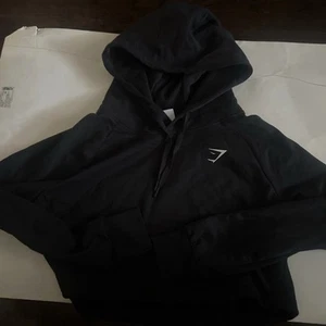 Sudadera con capucha corta Gym Shark negra para mujer talla pequeña 1616 - Imagen 1 de 6