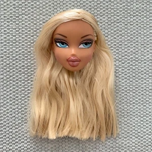 Bratz 2001 Pasión por la Moda Cloe Cabeza Escultura Modelo Colección Juguete De Colección - Imagen 1 de 7