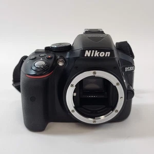 Nikon D5300 24.2MP Digitalkamera - Bild 1 von 8