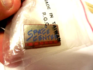 Vintage Houston Space Center Lapel Hat Pin NASA Astronaut Space Souvenir 90s - Picture 1 of 3