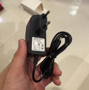 5020002 5V 2000mA 5.5*2.1 Adaptateur Chargeur - Picture 1 of 2