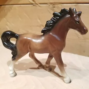 Statuina Cavallo Trotto Statuetta Ceramica Marrone Nero Giappone 4 1/2" - Fienile Swanky - Foto 1 di 12