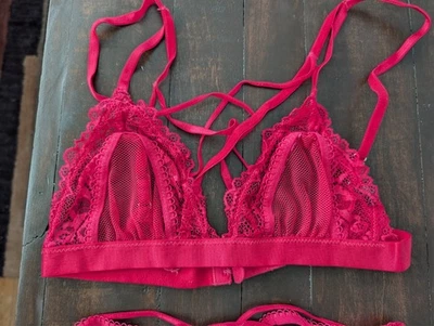 Alic Lynx 穿过和拥有的红色文胸内衣加上 3 张证明照片顶层公寓模型! — 第 1/4 张图片