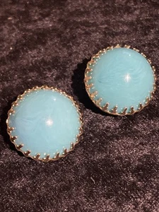 Vintage Hongkong Signed Blue Lucite Button Earrings Clip Silver Tone 0.75 Inch - Picture 1 of 8