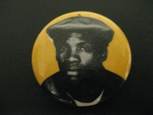 Fun Boy Three-Lynval Dorado-Oro-Botón-Ska-Pin-años 80 Vintage-Raro - Imagen 1 de 1