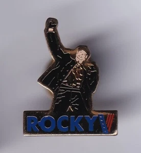 RARE PINS PIN'S .. CINEMA FILM MOVIE STAR SYLVESTER STALLONE BOXE ROCKY V ~FU - Photo 1/1