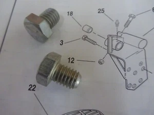 HARLEY DAVIDSON SOFTAIL OTHERS OEM 3440 SHIFT/FOOTPEG MOUNT PLATE BOLT ALL 8 - Picture 1 of 7