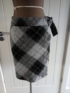 Next Karo Wickelrock schwarz grau UK Größe 16 kurz Wolle Büro gefüttert - Bild 1 von 5