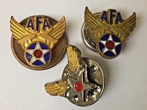 3 prendedores militares vintage     - Imagen 1 de 3